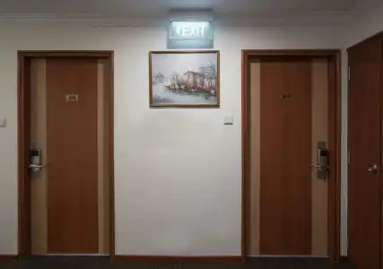 New Cape Inn - 12
