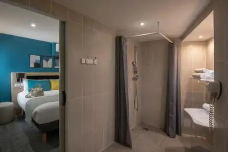 Hôtel Bristol - 108