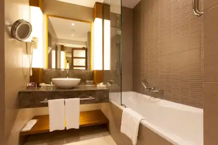 Crowne Plaza Sohar by IHG - 80