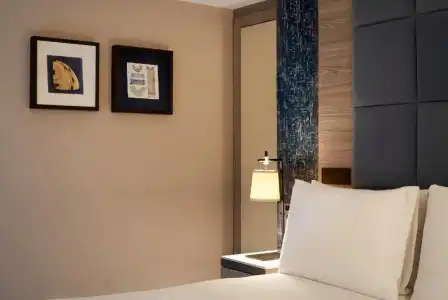 DoubleTree by Hilton London West End - 35