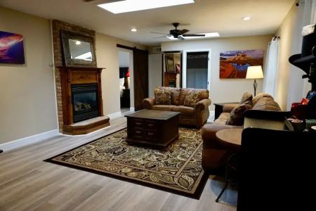 Lantern Light Inn - Romantic Getaway - 70