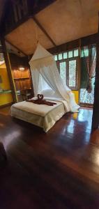 Bann Makok the Getaway - 13