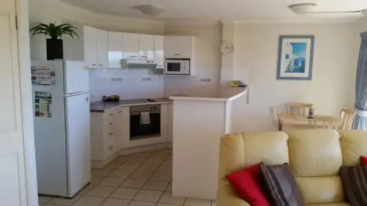 Alexander Beachfront Apartments - 21