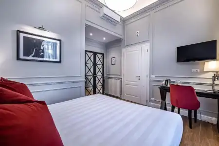 Ungherese Small Luxury - 79