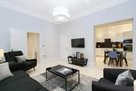Queensgate Court - 123