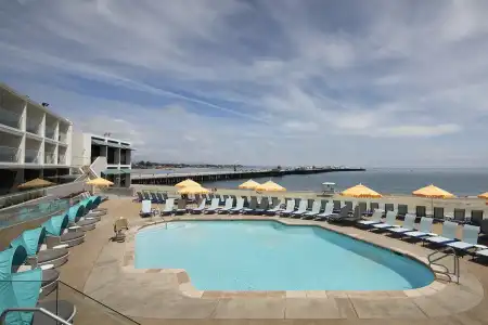 Dream Inn Santa Cruz - 16