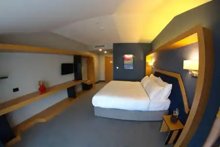 Roof 264 and Suites - 28