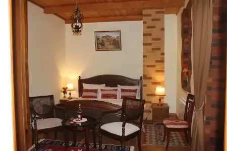Garni HinYard - 23