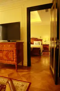 Golden Palace - 49