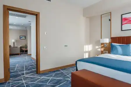 Ramada by Wyndham - 15