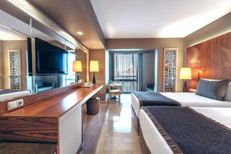 Paloma Perissia - 23