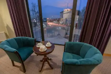 Corner Tashkent - 44