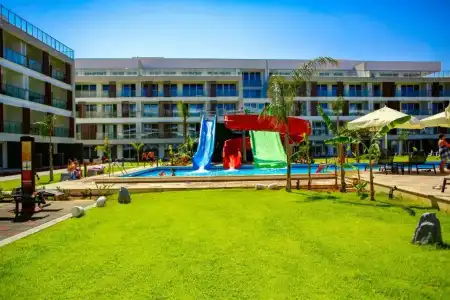 Courtyard Long Beach Holiday Resort - 3