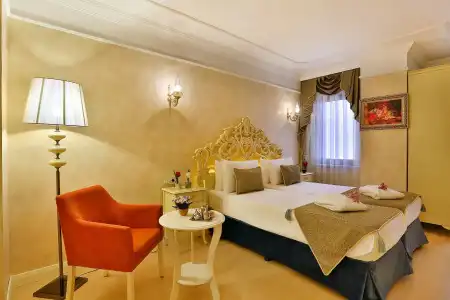 Edibe Sultan - 22