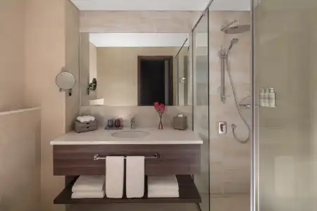 Avani + Palm View Dubai & Suites - 97