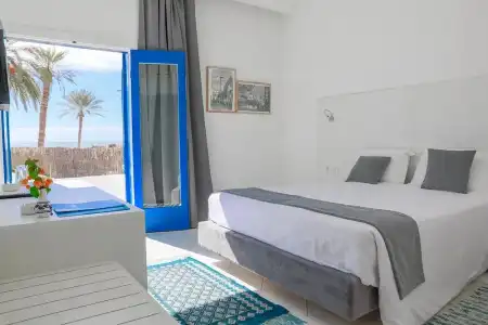 Hari Club Beach Resort - 8