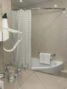 Охтинская - 123