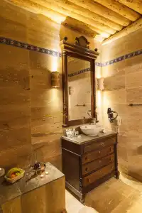 Solo Cave Suites - 21