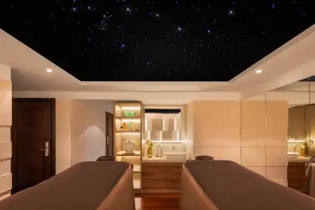 The Ritz-Carlton, - 32