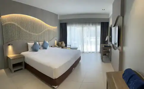 Amora Beach Resort Phuket - 36
