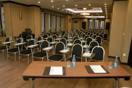 Ramada by Wyndham Bishkek Centre - 14