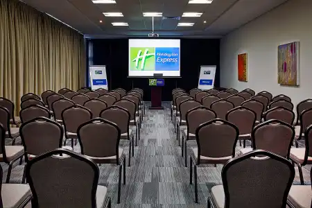Holiday Inn Express Internet City, an IHG - 38