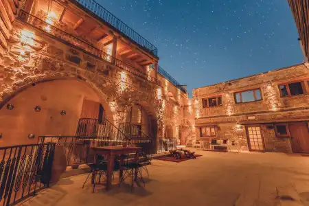 Pinhan Cave Suites - 0