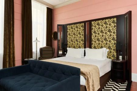 DOM Boutique by Authentics - 100