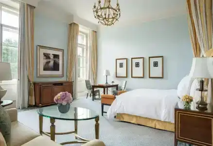 Four Seasons Lion Palace - 136