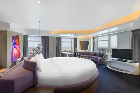 V, Curio Collection by Hilton - 29