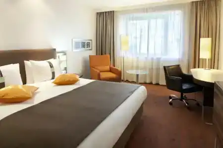 Holiday Inn - 22