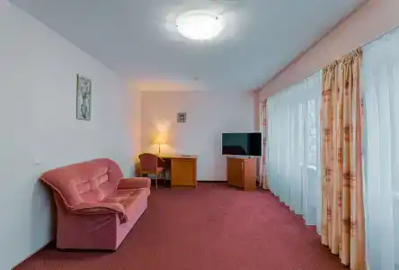 Akademicheskaya - 82