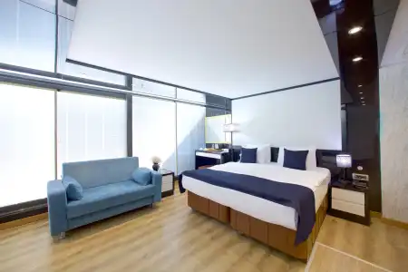 The Hera Platinum - 14