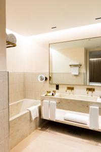 ERTH Abu Dhabi - 7