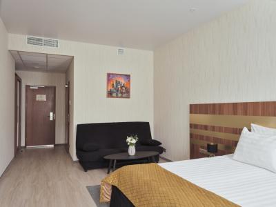 Дипломат - 115