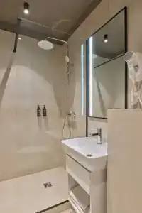 SLIDE Bleisure & MICE - 78