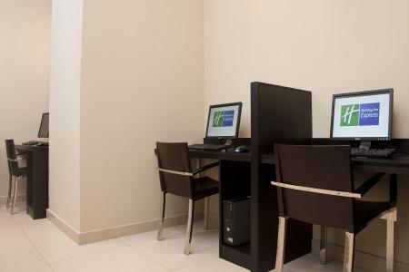 Holiday Inn Express Dubai - Jumeirah - 3