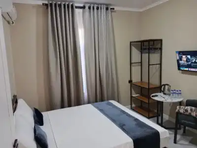 Luna Plaza - 9