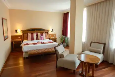Crowne Plaza -, an IHG - 28