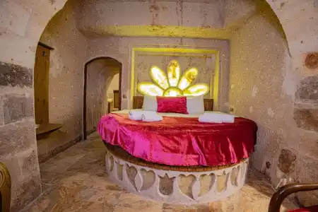 Royal Cave - 75