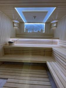 Mir Luxe Plaza - 4