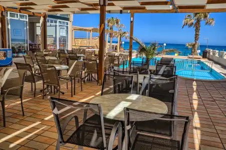 Seafront Beach Apartments - 4
