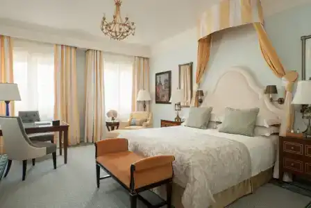 Four Seasons Lion Palace - 111