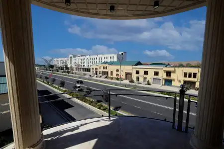 Amir Plaza - 49