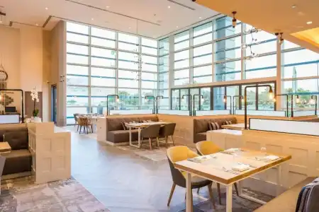 Holiday Inn & Suites - Festival City Mall, an IHG - 12