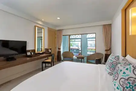 Sawaddi Patong Resort & Spa by Tolani - 41