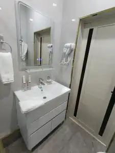 Art Regency Premium FREE airport service - 32