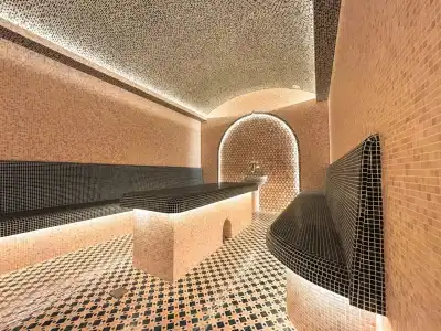 Ramada Plaza by Wyndham - 43