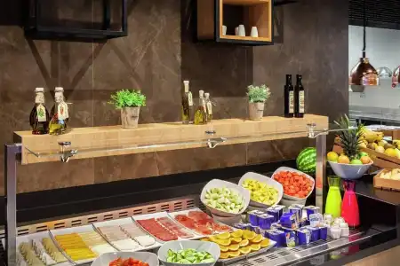 Hilton Garden Inn Tirana - 41
