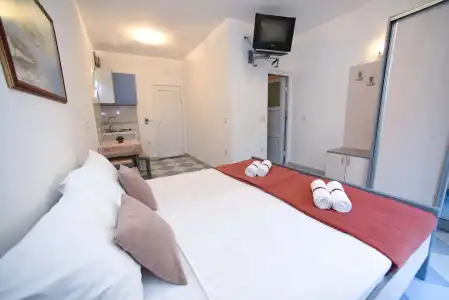 D&D Apartments - 166